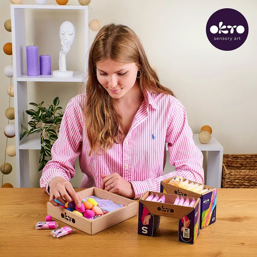 ART SUPPLIES Wooden display box 8.3" x 8.3" inch